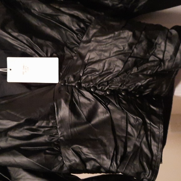 A WOMAN  LONGSELVE TOP - Picture 2 of 8